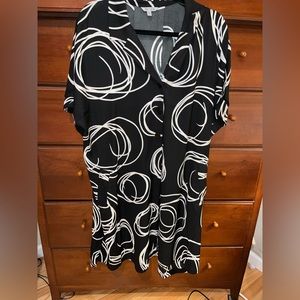NWOT Nic+Zoe shirt dress 1X with pockets black white swirls
